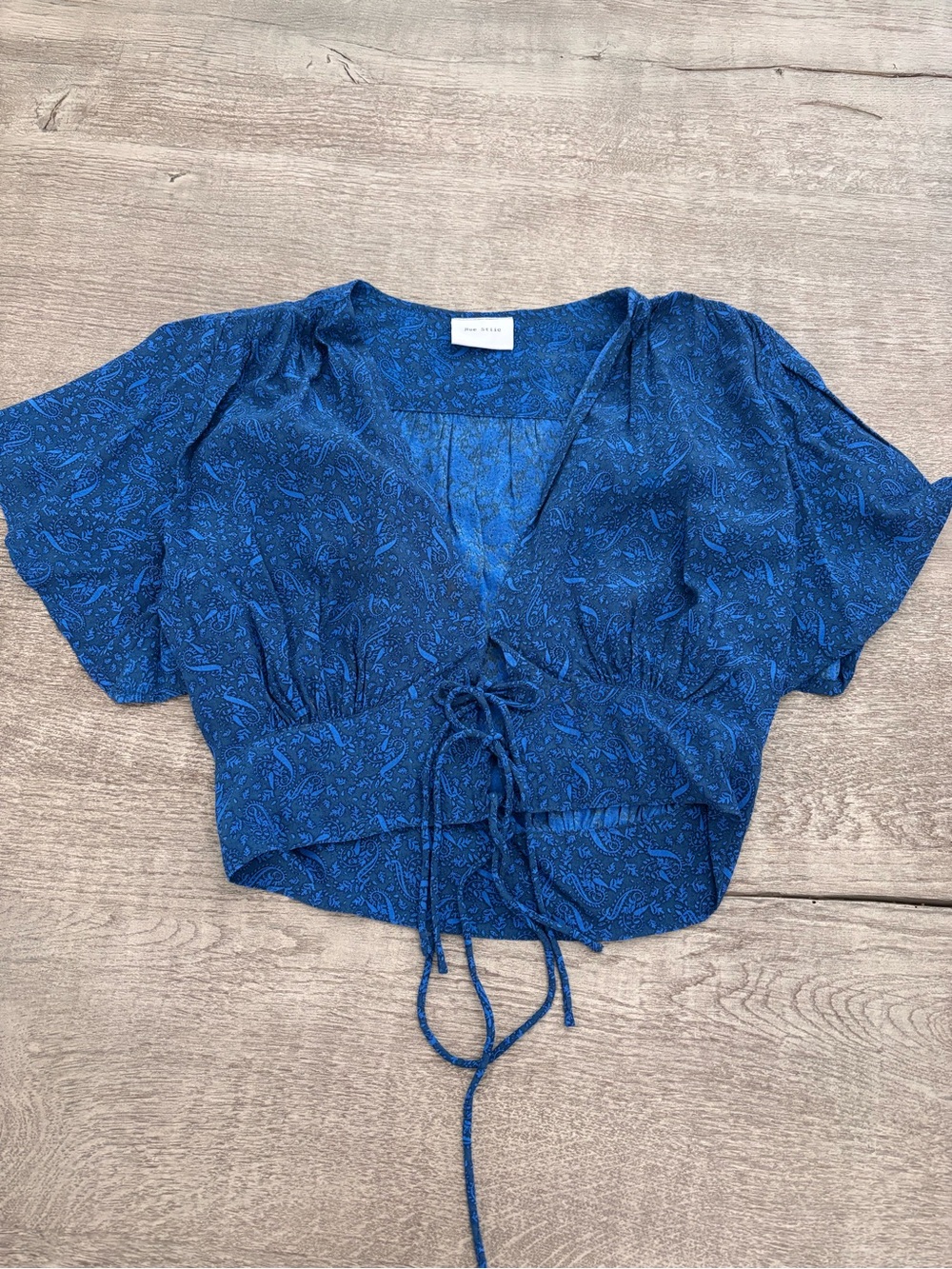 Blue Paisley Tie-Front Crop Top - Unbranded